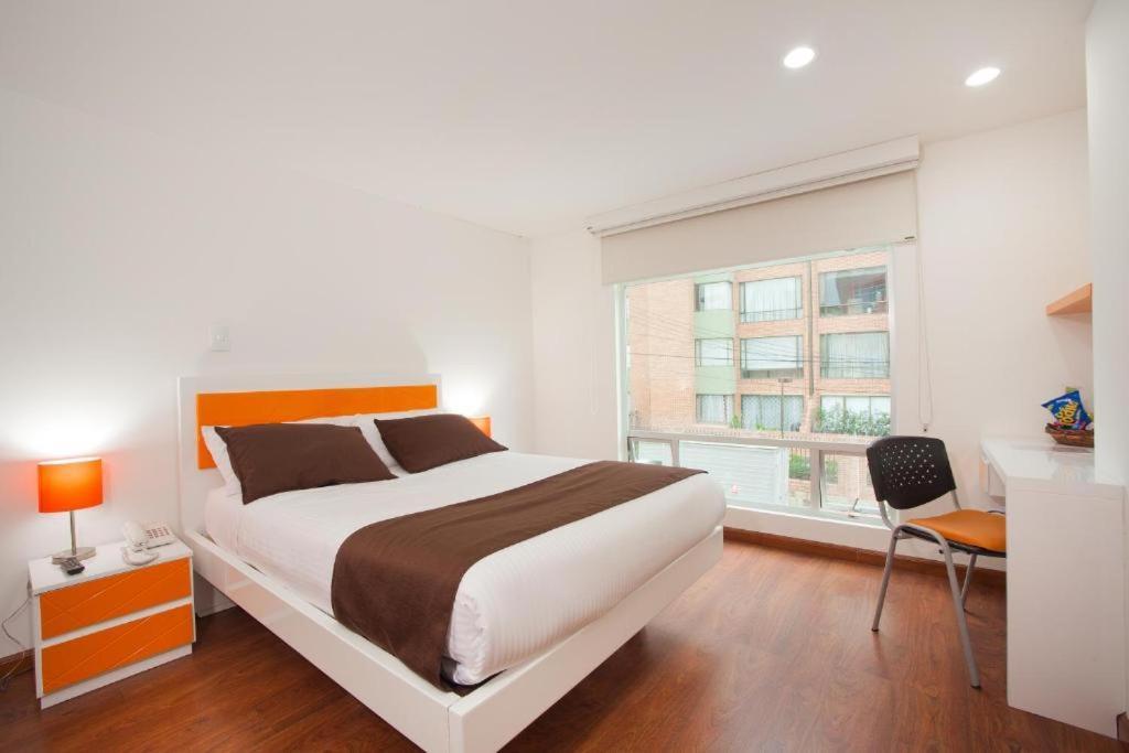 Hotel Castellana 100 Bogota Bagian luar foto